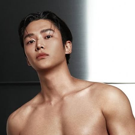 Foto aktivitas terbaru Rowoon