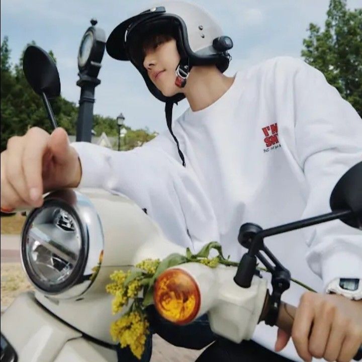Latest photo of Shownu (MONSTA X)