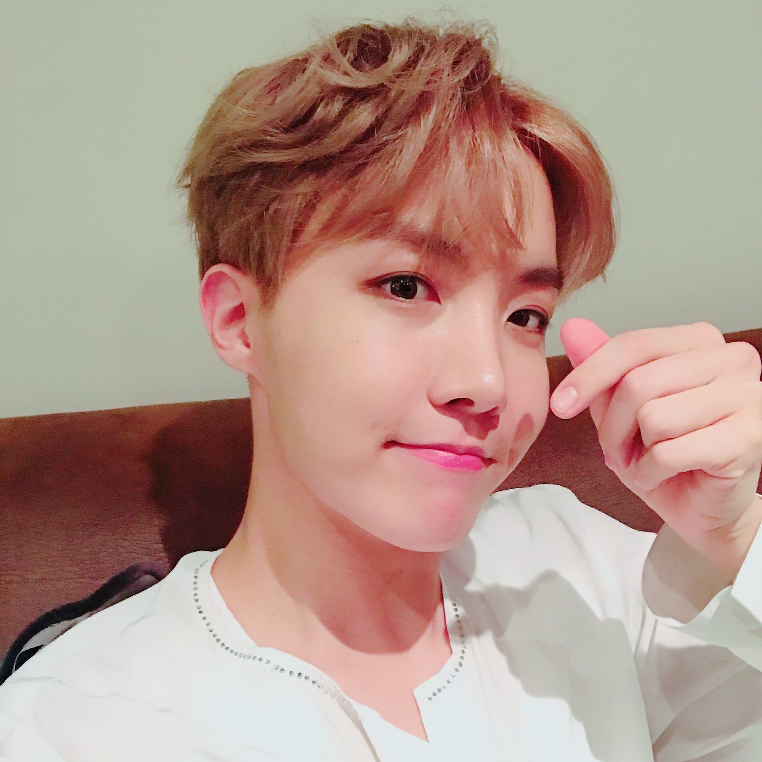 J-hope (防彈少年團)的幕後花絮