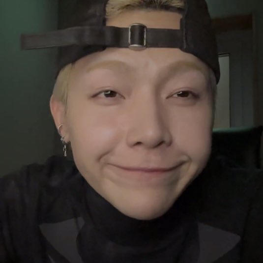 ニコラス (&TEAM)の舞台裏ショット