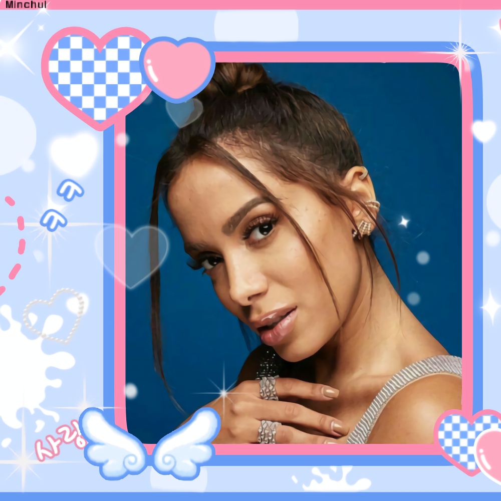 A moment captured by Anitta's fan