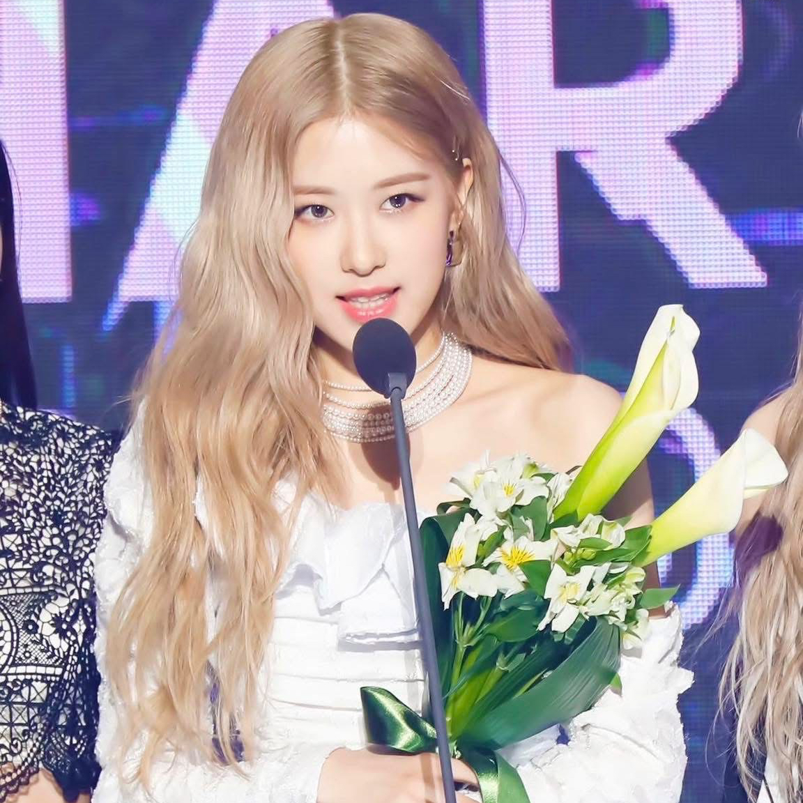 로제 (BLACKPINK)의 비하인드 컷