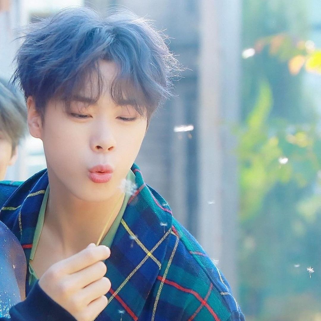 Behind-the-scenes cut of Moonbin (ASTRO)