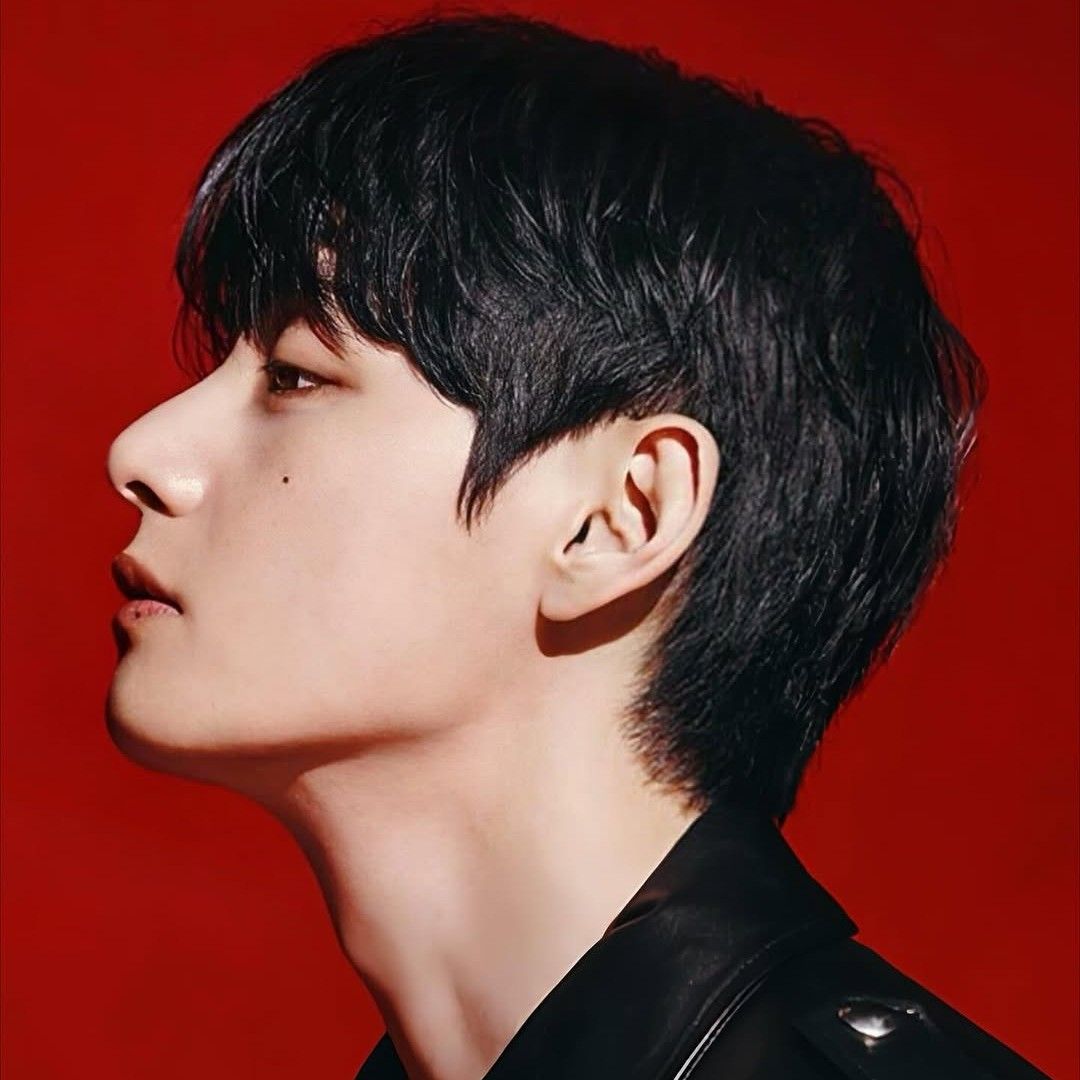 V (防彈少年團)的最新活動照片