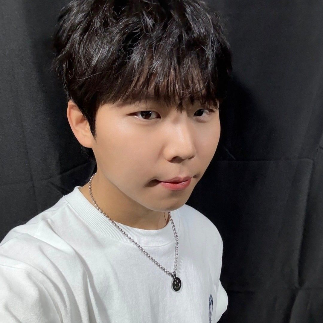 Recent activity shot of Jung Seunghwan