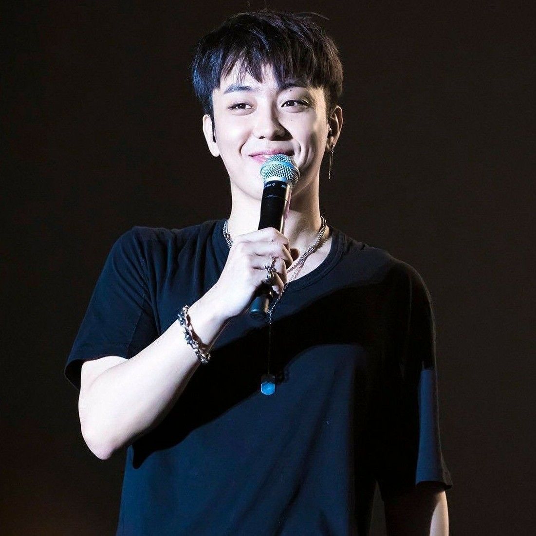 A moment captured by Eun Jiwon (SECHSKIES)'s fan
