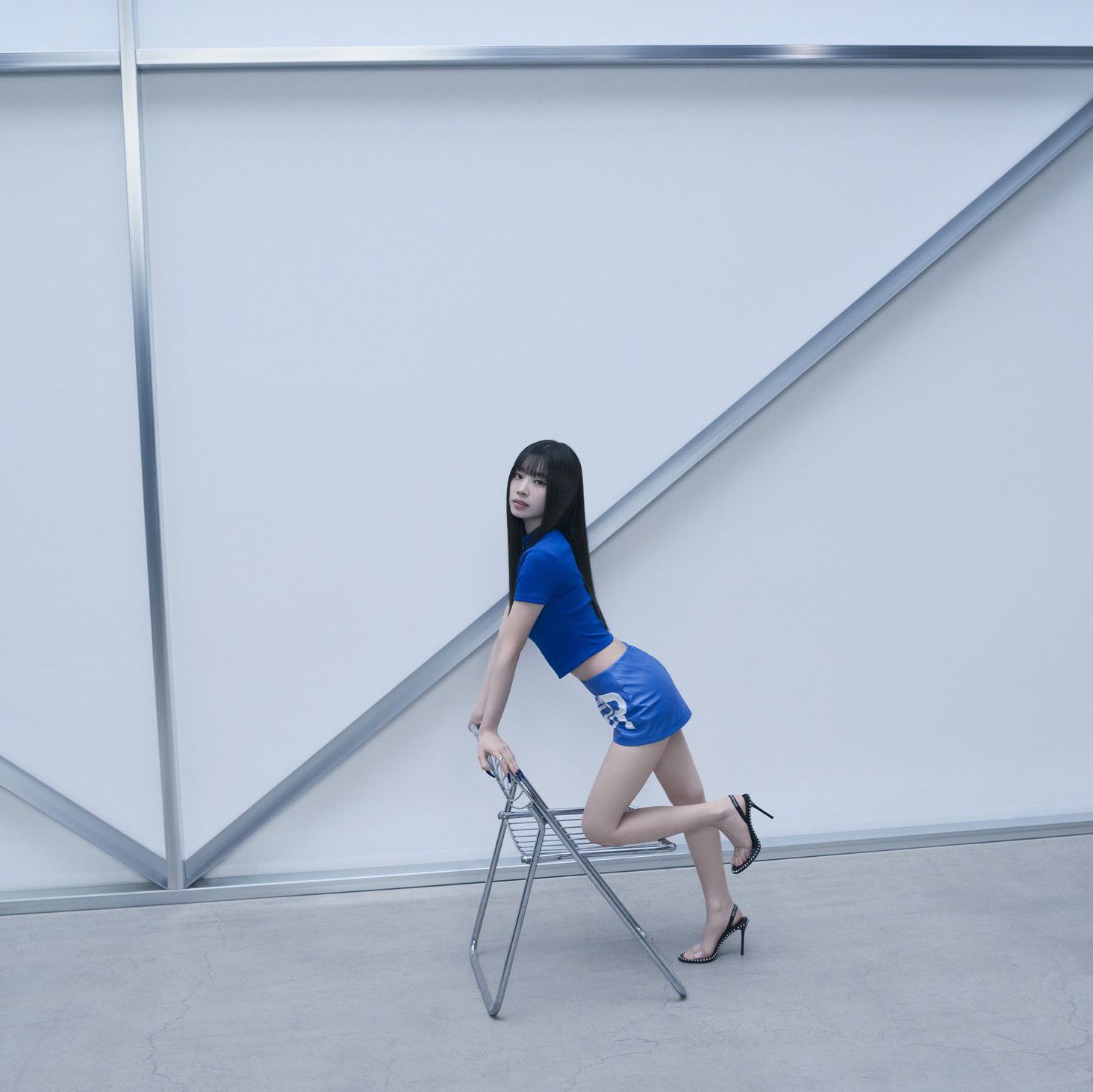 Behind-the-scenes cut of Dahyun (TWICE)