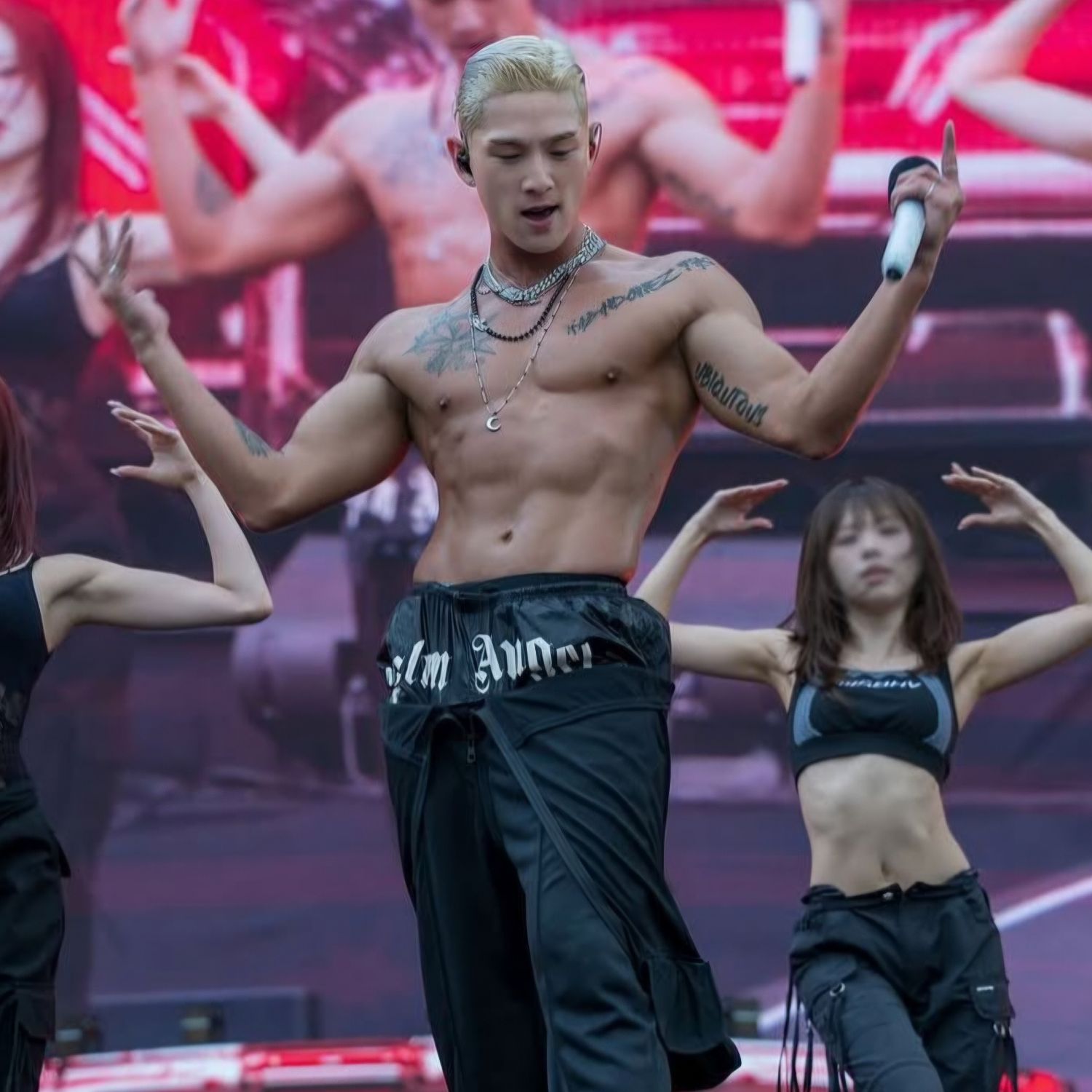 A moment captured by Baekho's fan