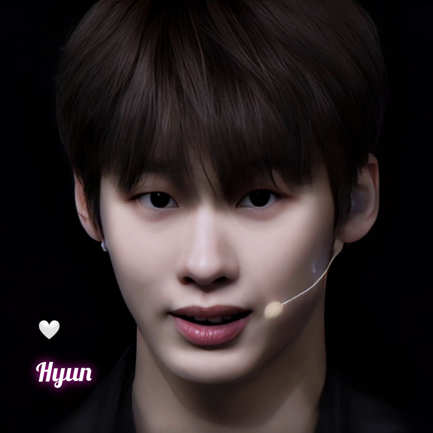 Behind-the-scenes cut of Hyun