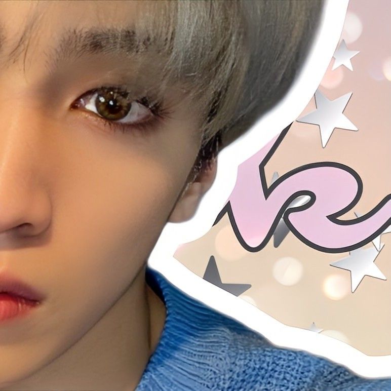 A moment captured by Wooseok (PENTAGON)'s fan