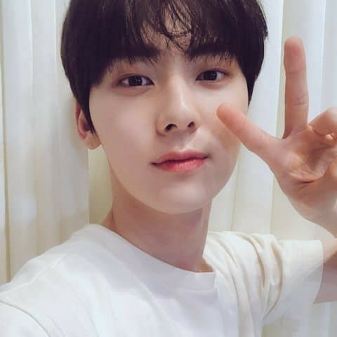 Momen yang diabadikan oleh penggemar Hwang Minhyun