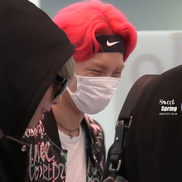 A moment captured by Key (SHINee)'s fan