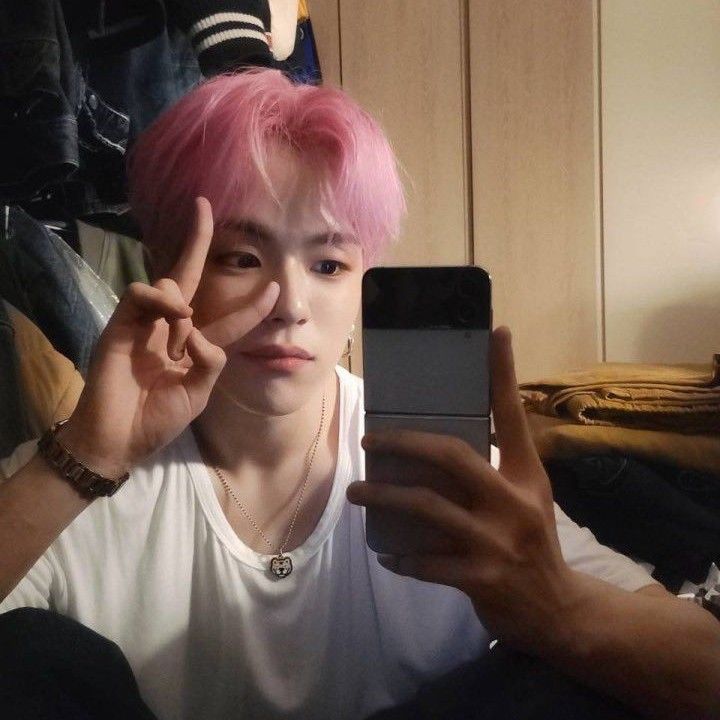 Latest photo of Yoon Jaehyuk (TREASURE)