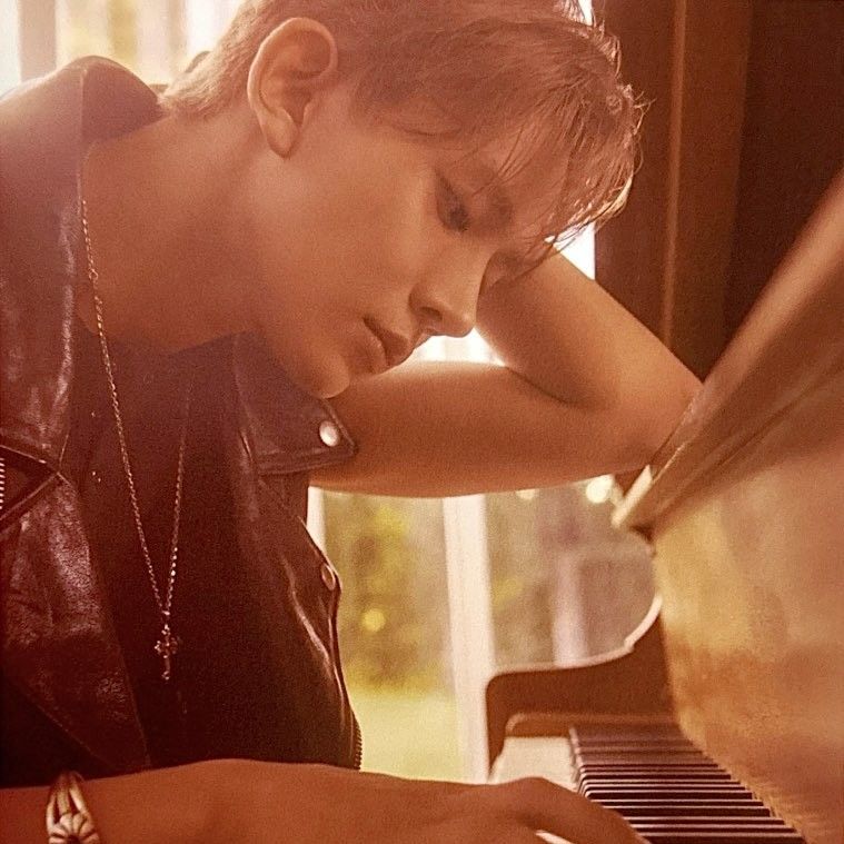 Latest photo of Heeseung (ENHYPEN)