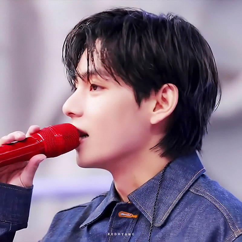 뷔 (방탄소년단) 최근 활동샷