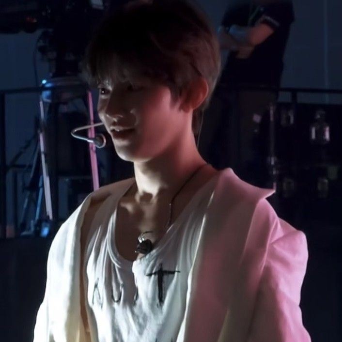 章昊 (ZEROBASEONE)的幕后花絮