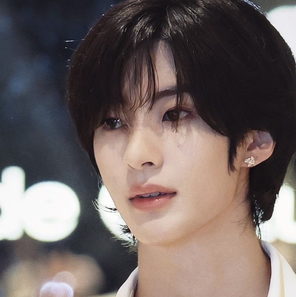 Recent activity shot of Anton (RIIZE)