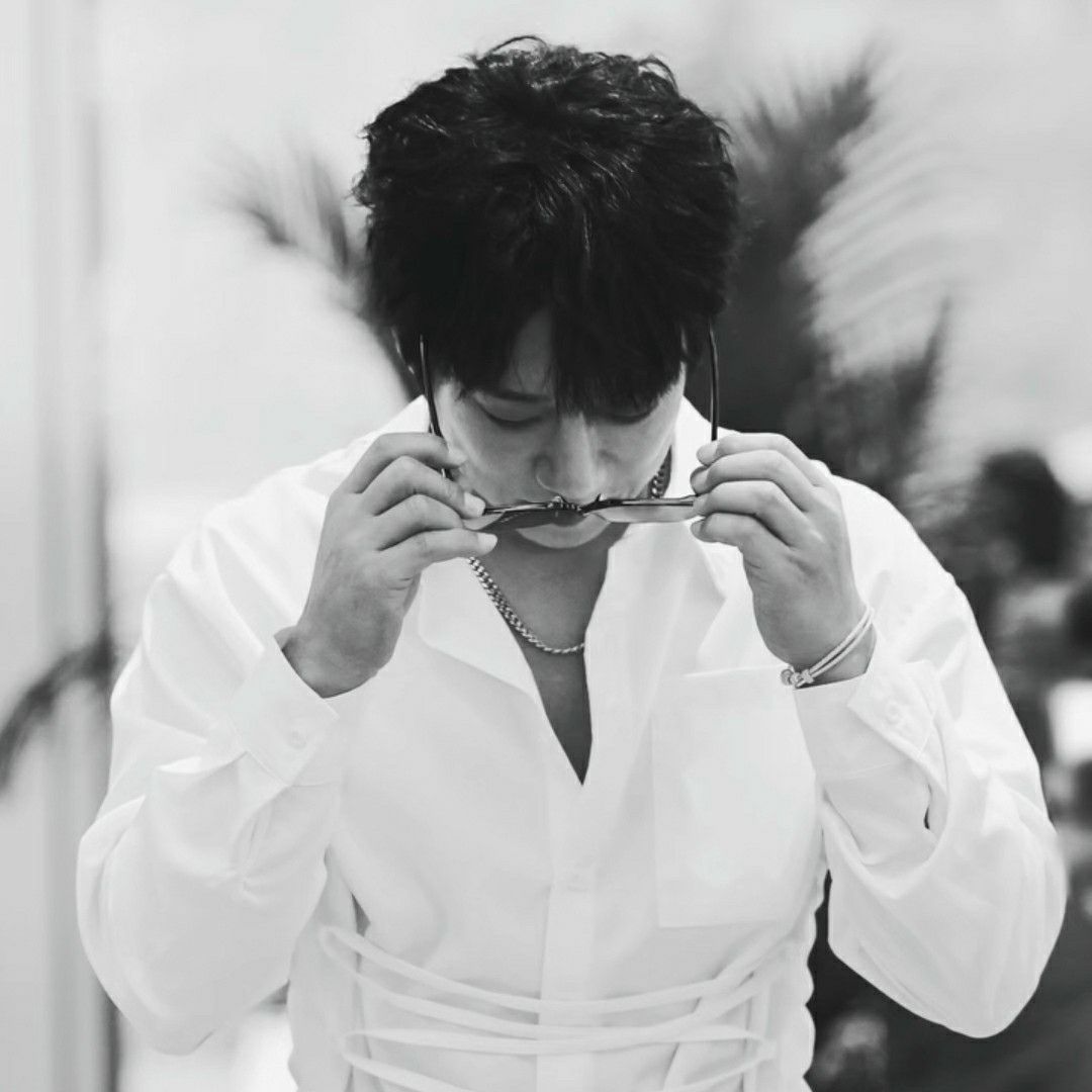 Behind-the-scenes cut of Hwang Chiyeol