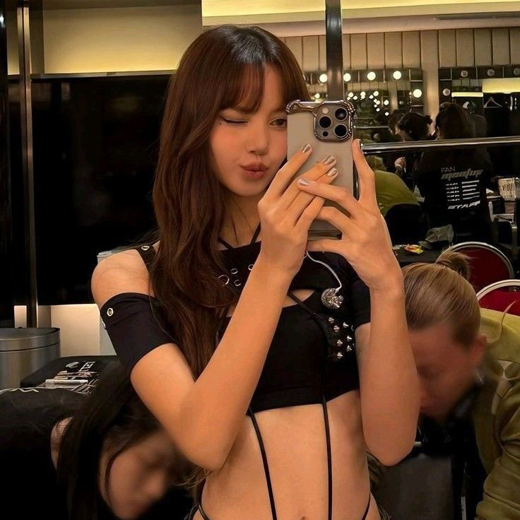 Recent activity shot of Lisa (BLACKPINK)