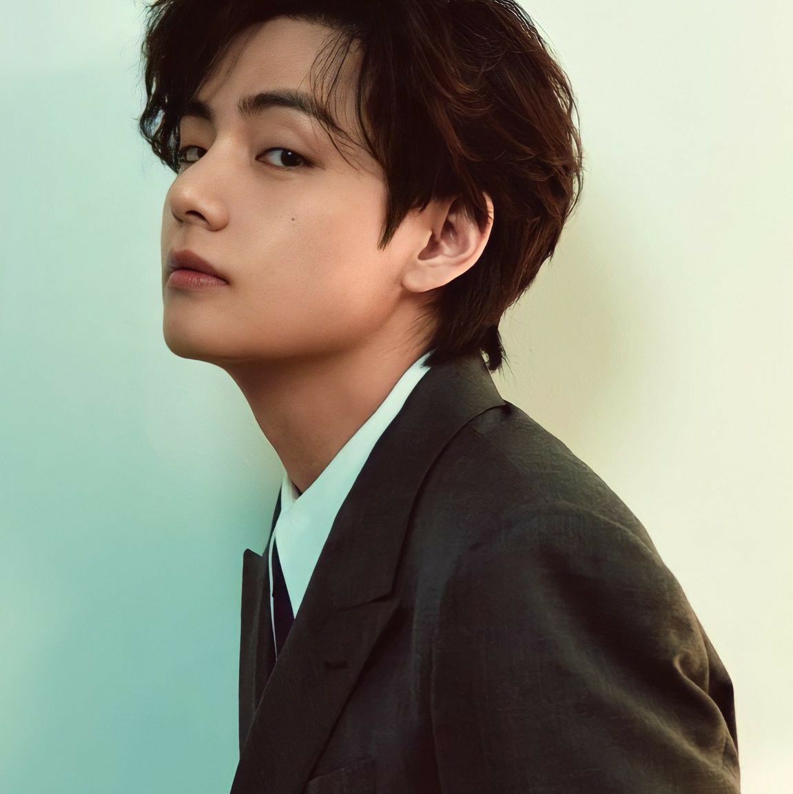 뷔 (방탄소년단)의 비하인드 컷