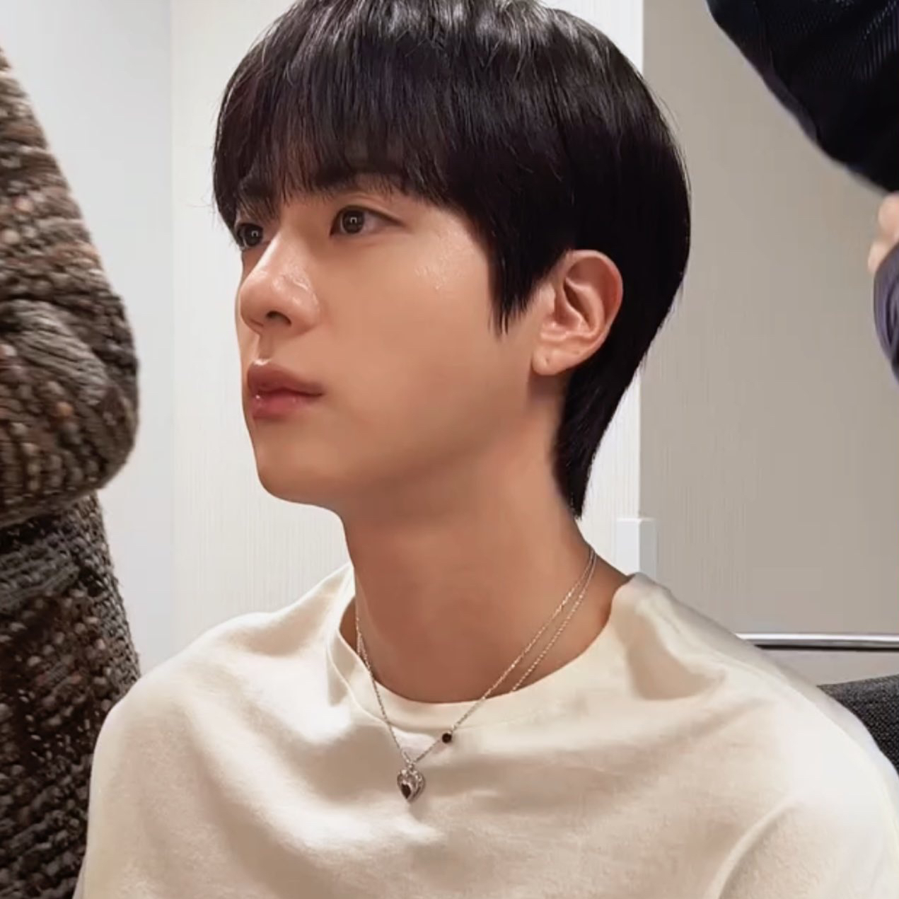 진 (방탄소년단)의 최신 사진