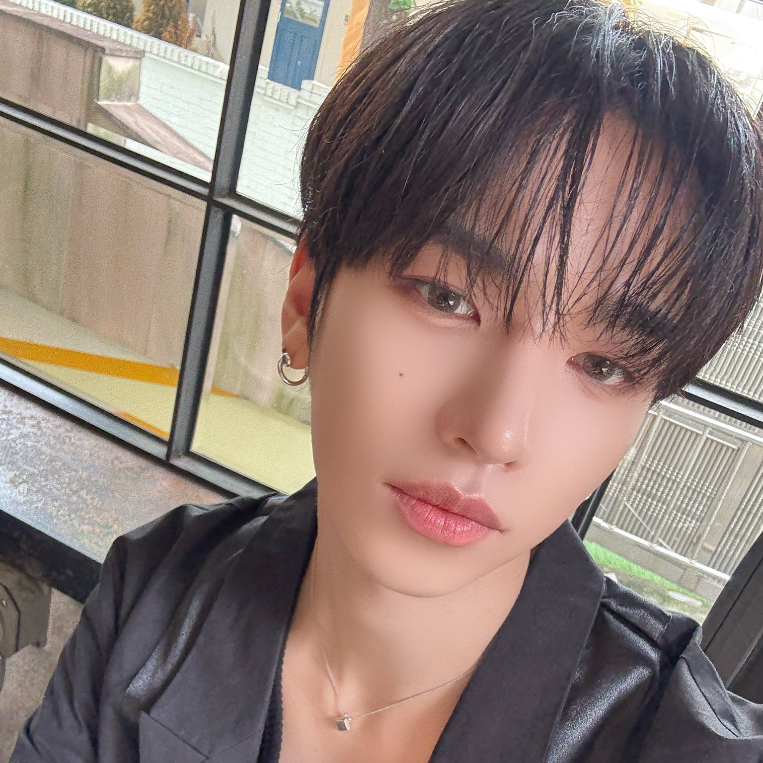 Behind-the-scenes cut of Hanjun (n.SSign)