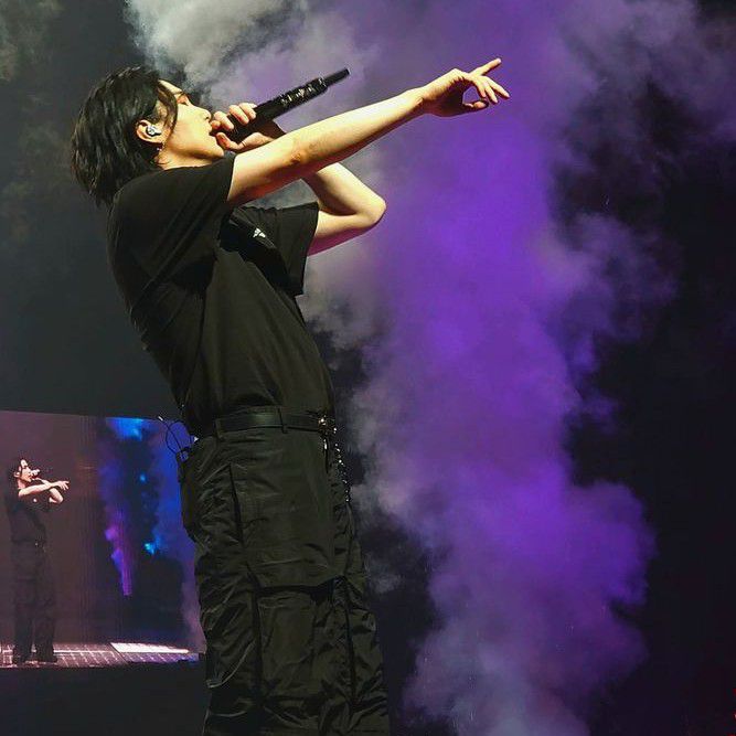 SUGA (防彈少年團)的最新活動照片