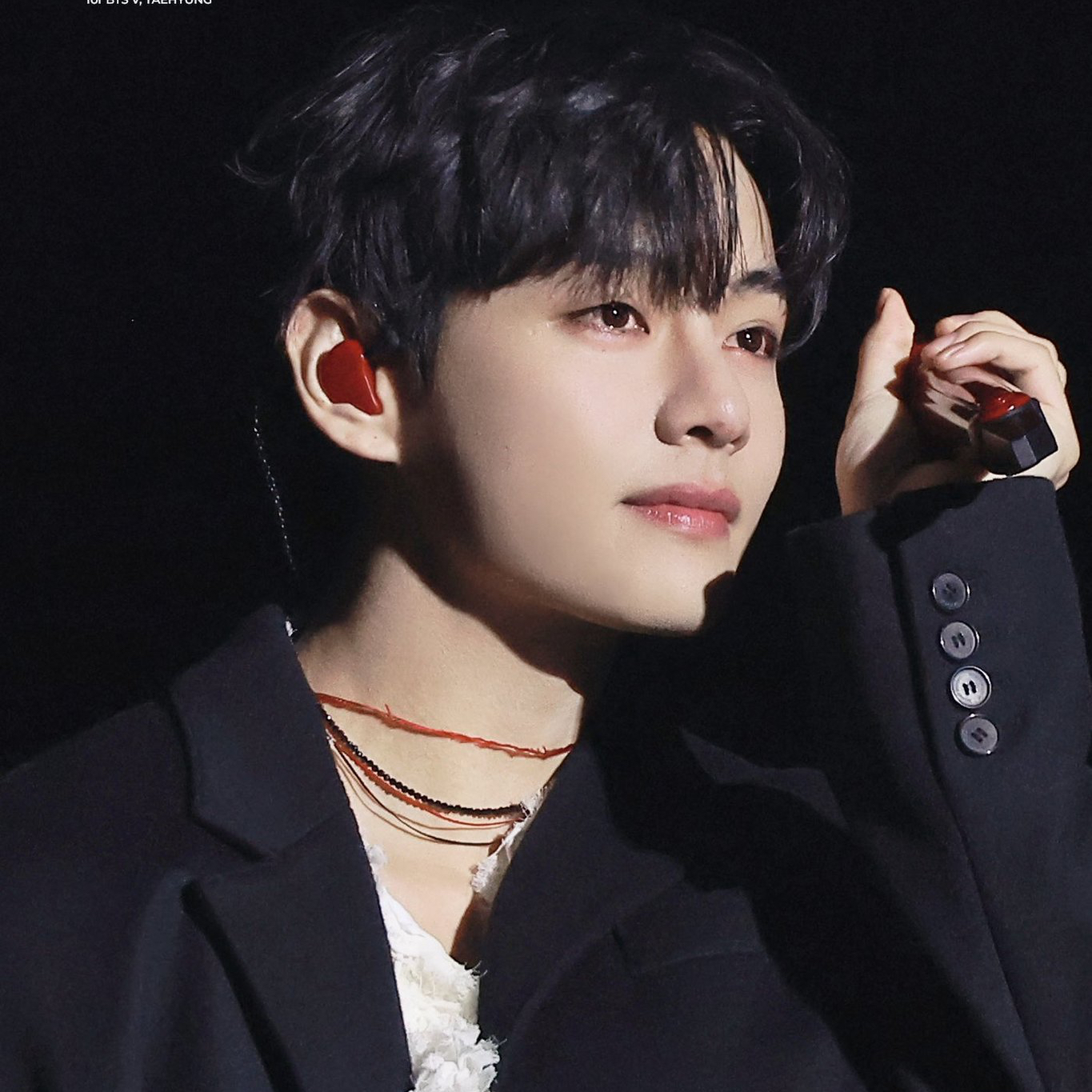 V (防弹少年团)的最新照片