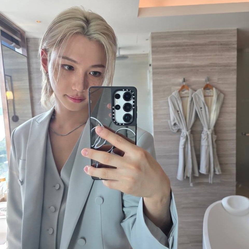 Behind-the-scenes cut of Felix (Stray Kids)