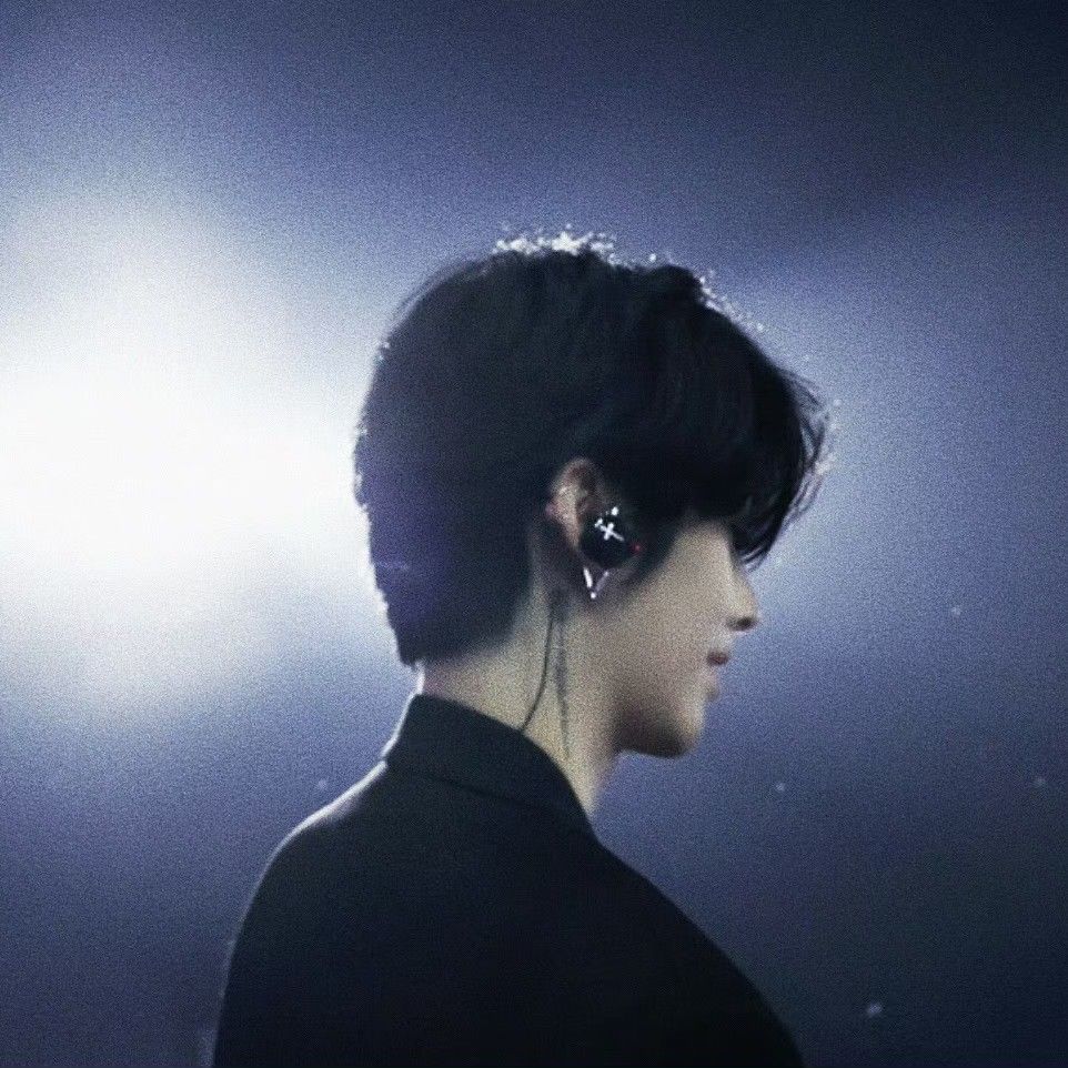 Recent activity shot of Ricky (ZEROBASEONE)