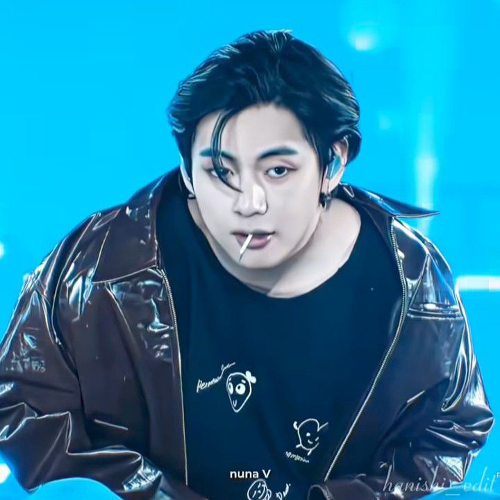 Latest photo of V (BTS)