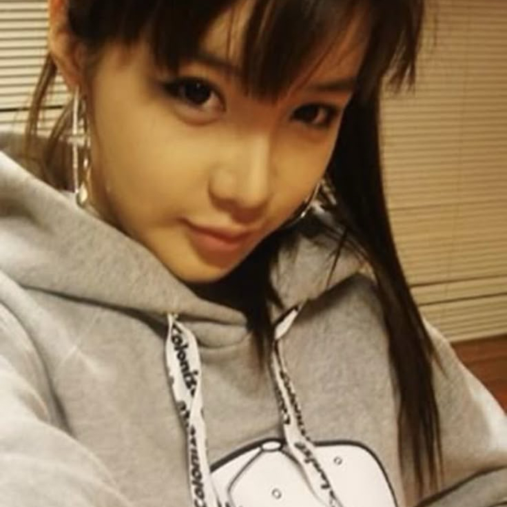 A moment captured by Park Bom (2NE1)'s fan