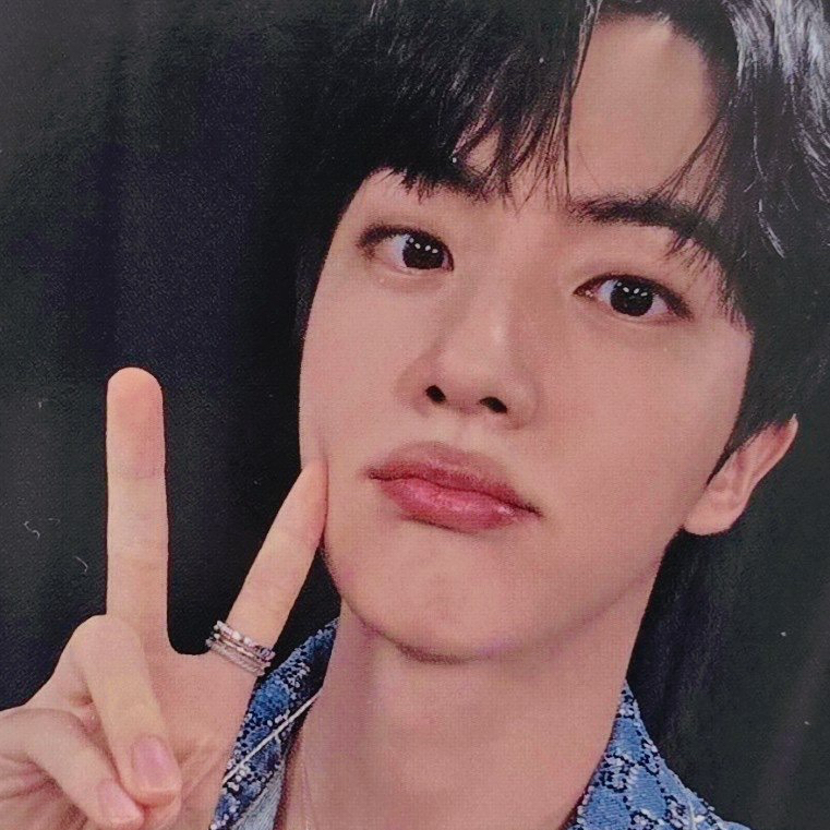 진 (방탄소년단)의 비하인드 컷