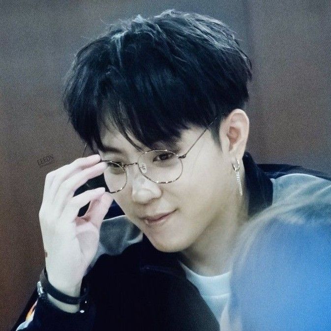 Recent activity shot of Eun Jiwon (SECHSKIES)