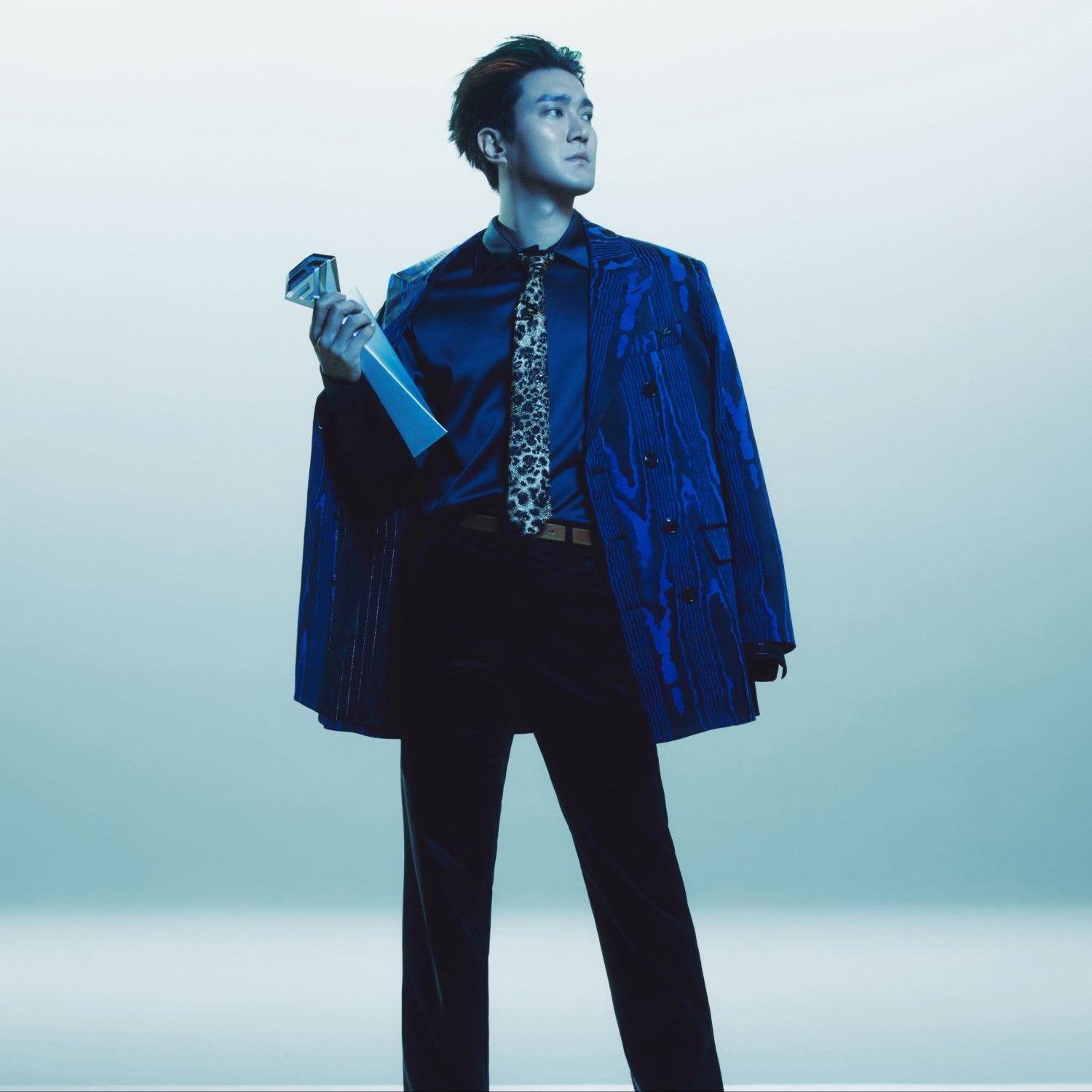 Behind-the-scenes cut of Siwon (Super Junior)