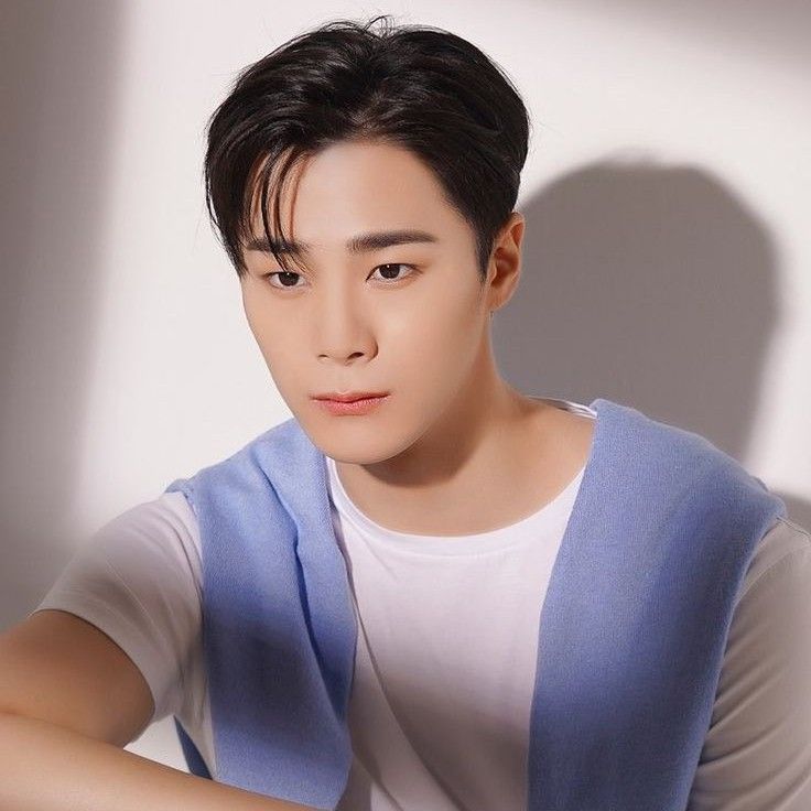 아스트로의 최신 사진