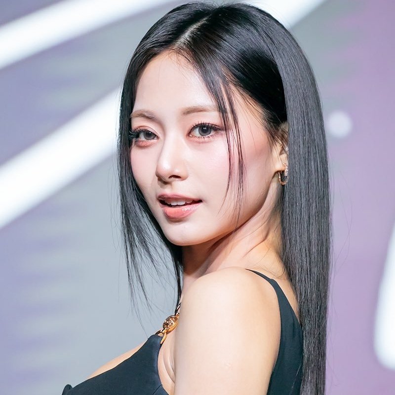 Latest photo of Tzuyu (TWICE)