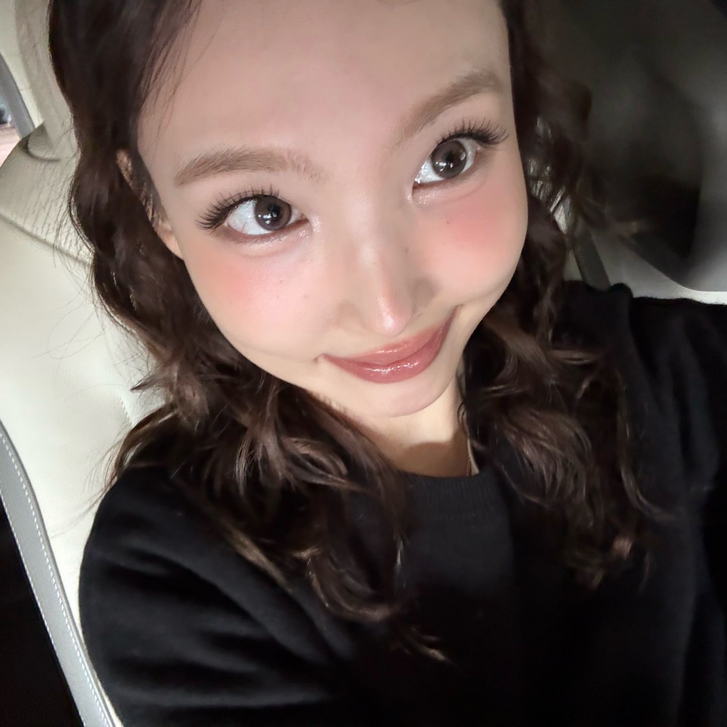 Foto aktivitas terbaru TWICE