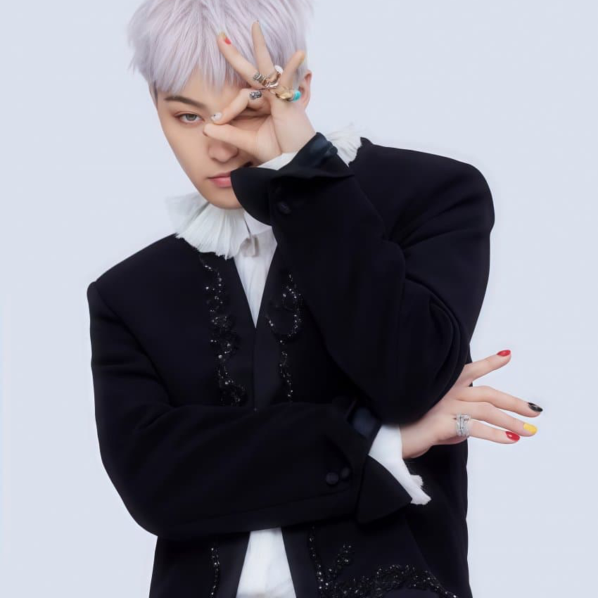 Recent activity shot of G-DRAGON (BIGBANG)
