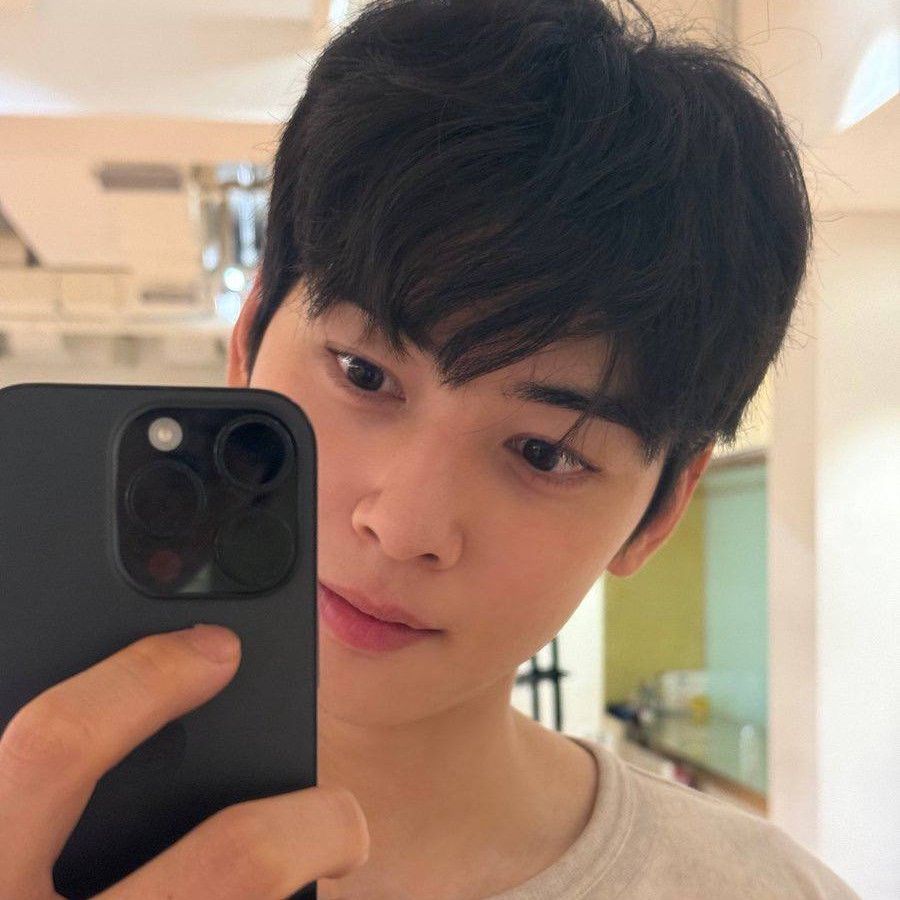 Recent activity shot of Eunwoo (ASTRO)