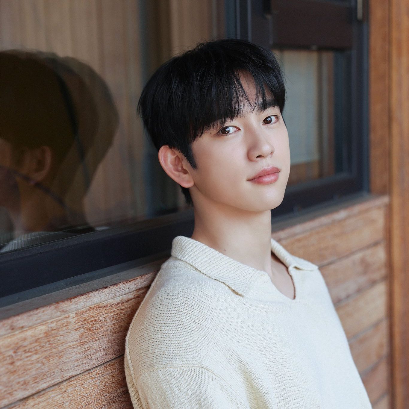 Latest photo of Jinyoung (GOT7)