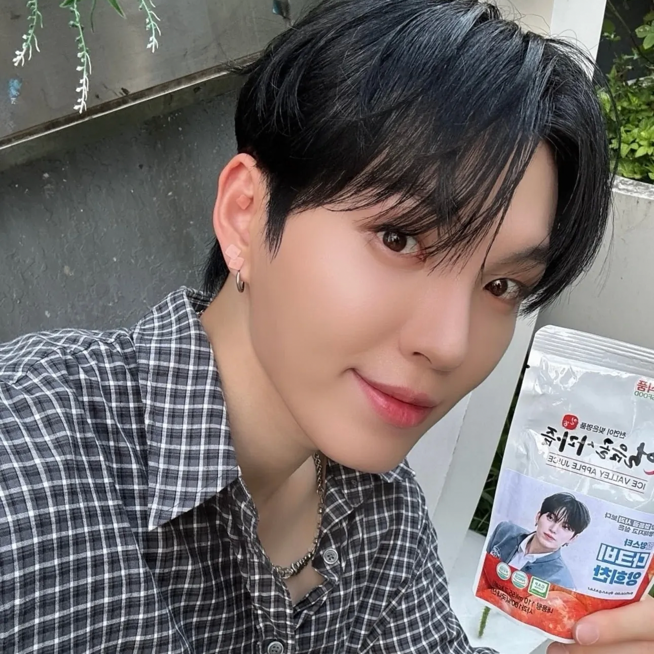 Recent activity shot of HEECHAN (DKB)