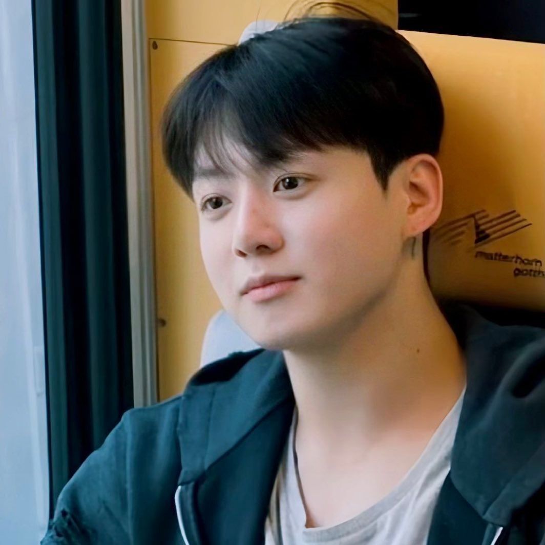 柾国 (防弹少年团)的最新活动照片