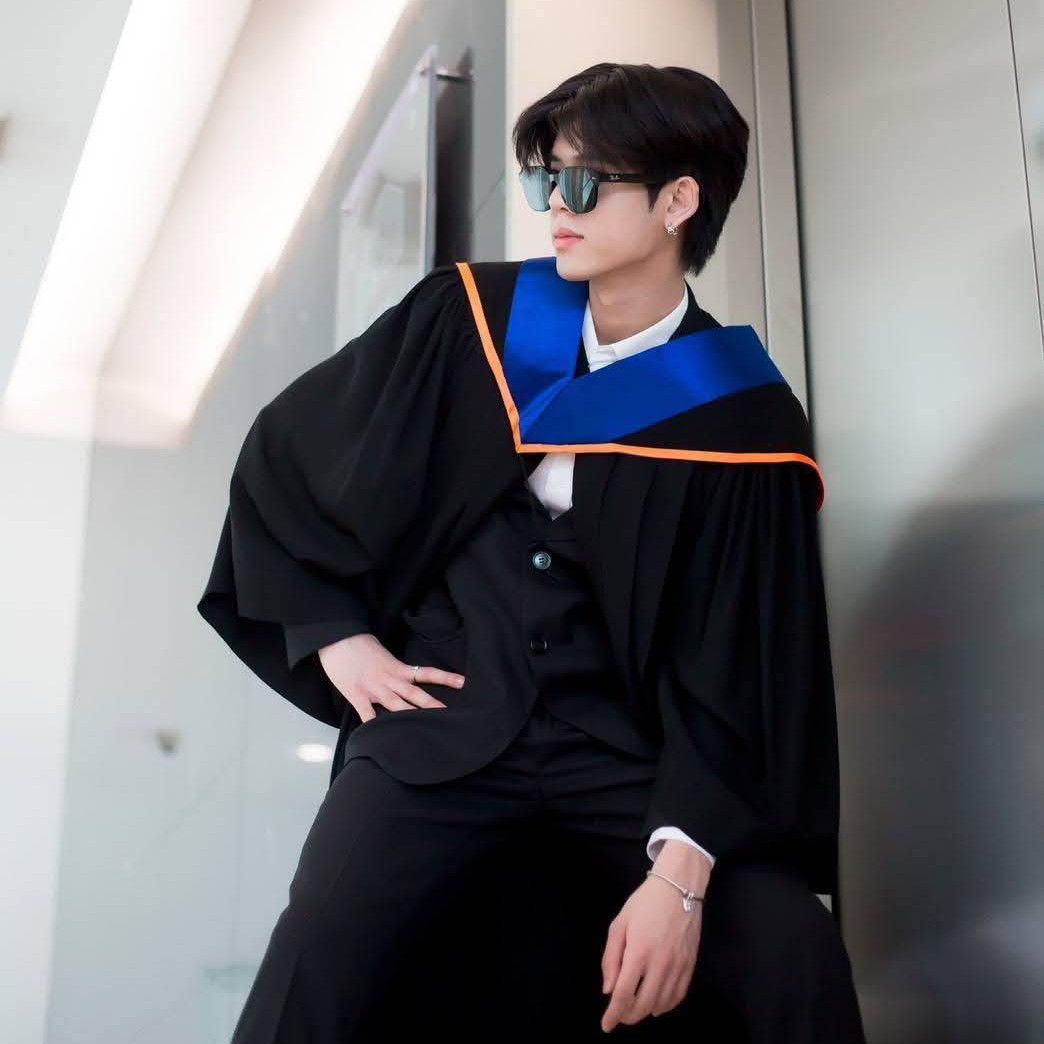 A moment captured by DORN (NexT1DE)'s fan