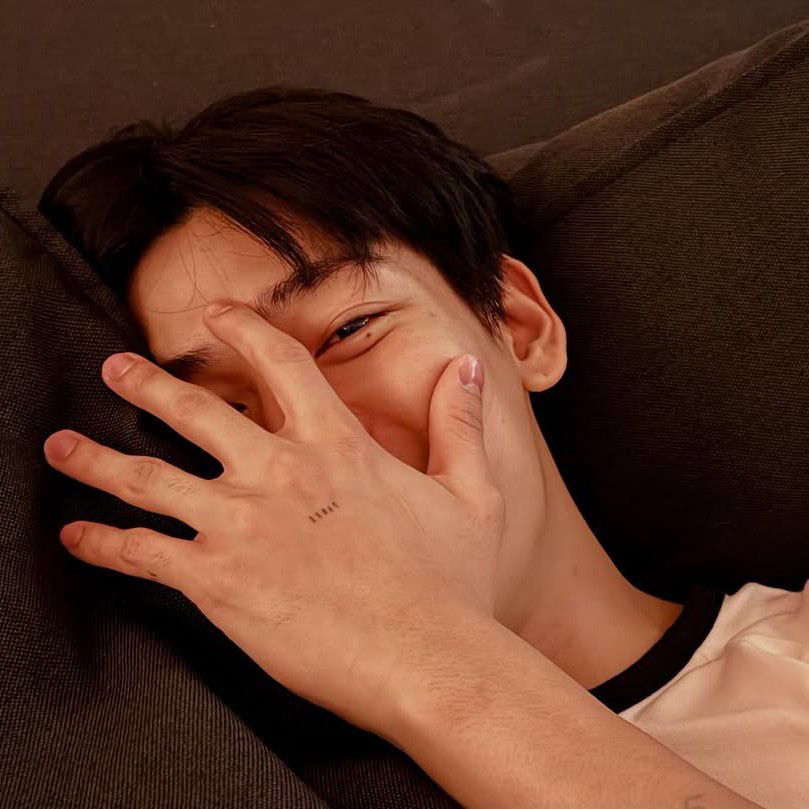 Behind-the-scenes cut of Bambam (GOT7)