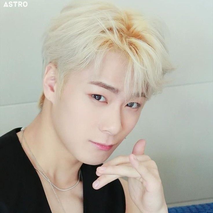 Behind-the-scenes cut of Moonbin (ASTRO)