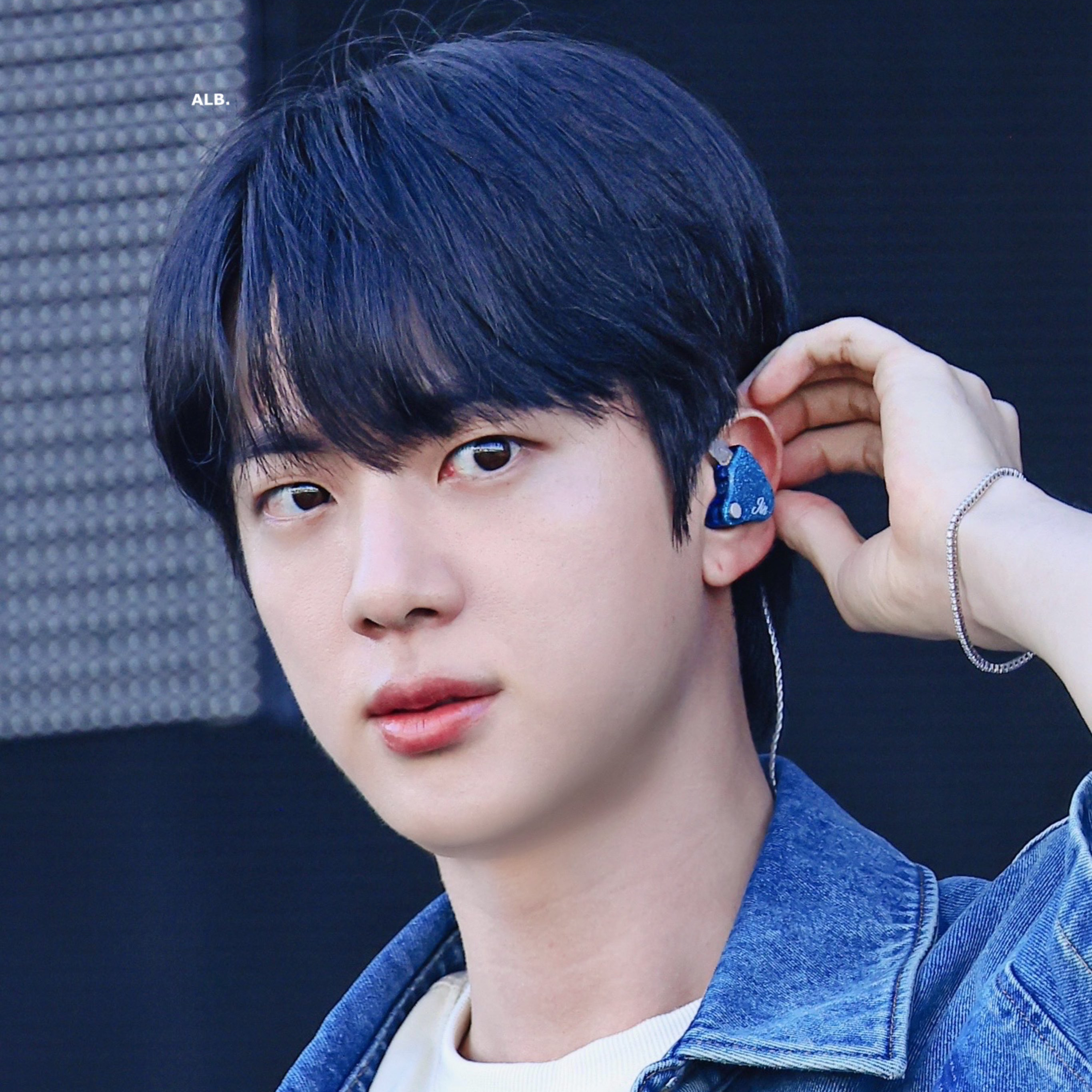 Potret di balik layar Jin (BTS)