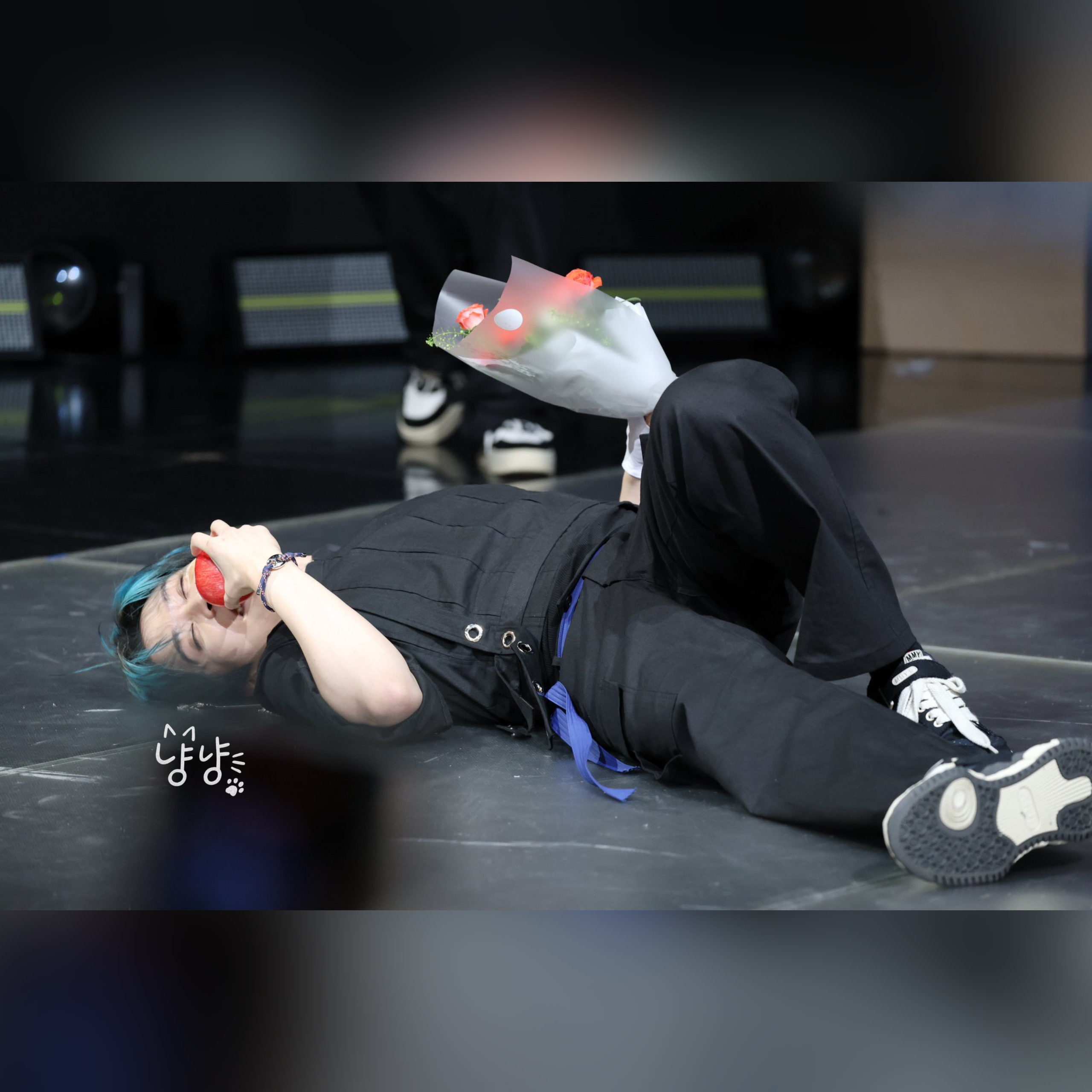 A moment captured by Lee Know (Stray Kids)'s fan
