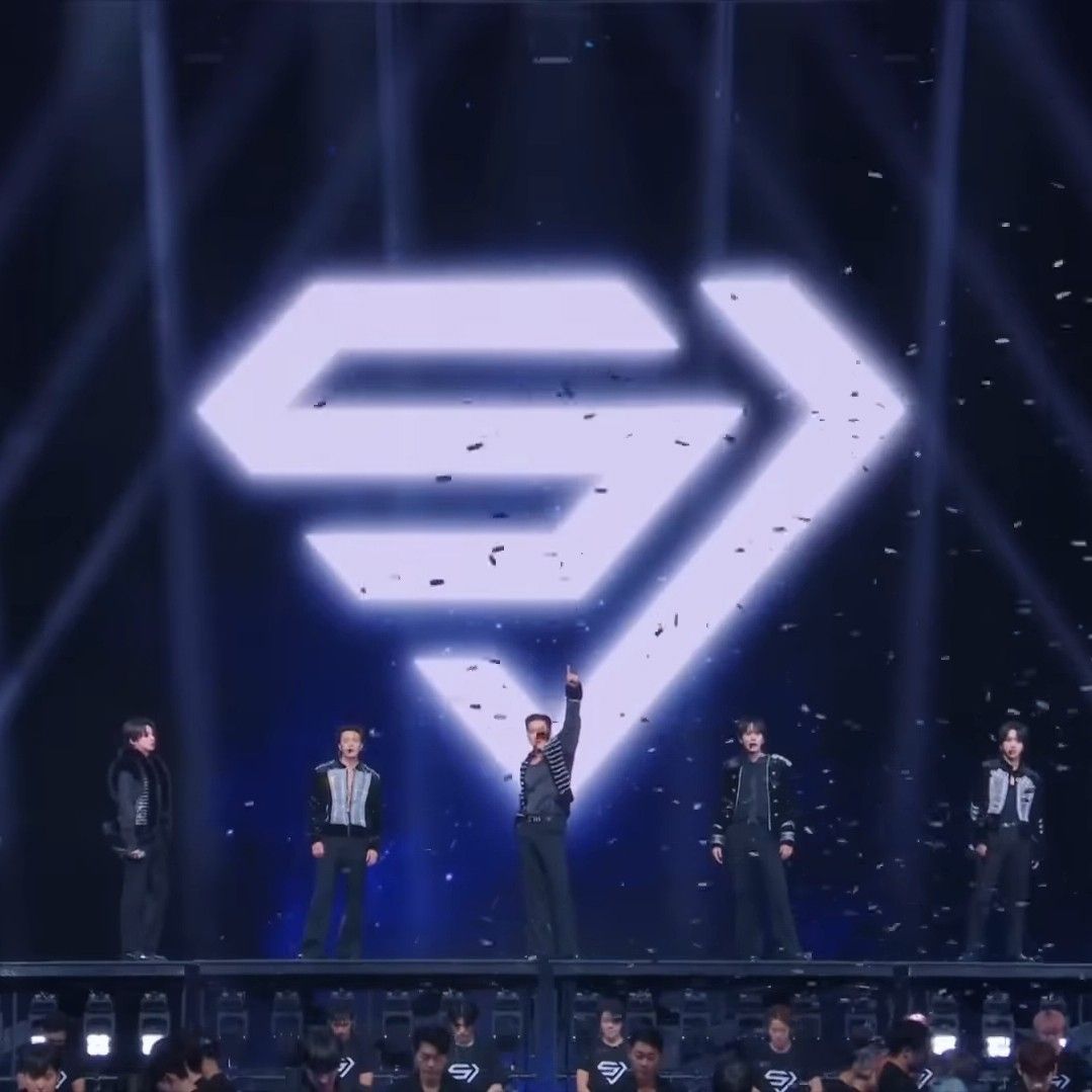 Latest photo of Siwon (Super Junior)