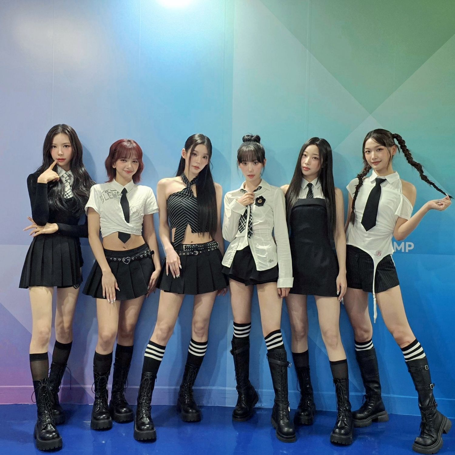 A moment captured by SECRET NUMBER's fan